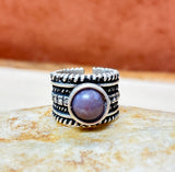 Wide band lavender agate