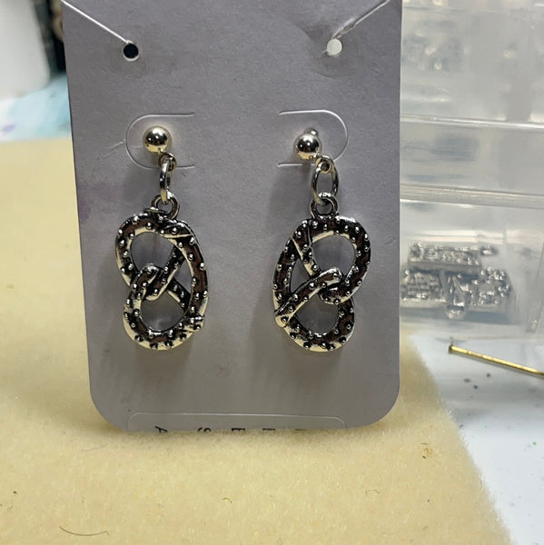Pretzel earrings