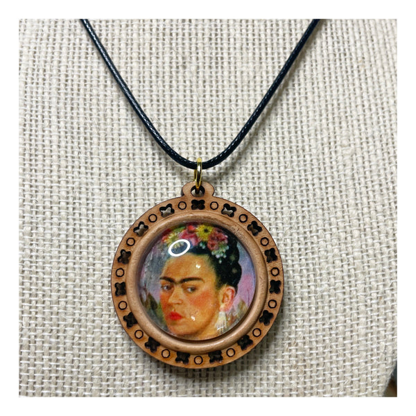 Frida wood bezel